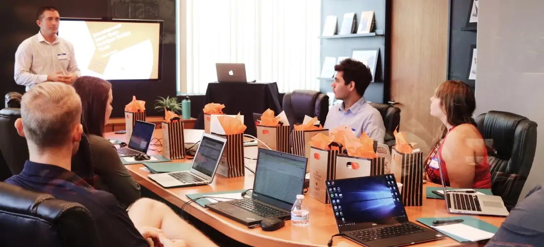 توسعه برنامه های کاربردی وب تمام پشته